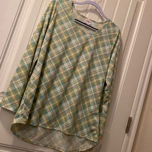 LulaRoe Lynnae NWT Size Medium. Great Spring Colors.